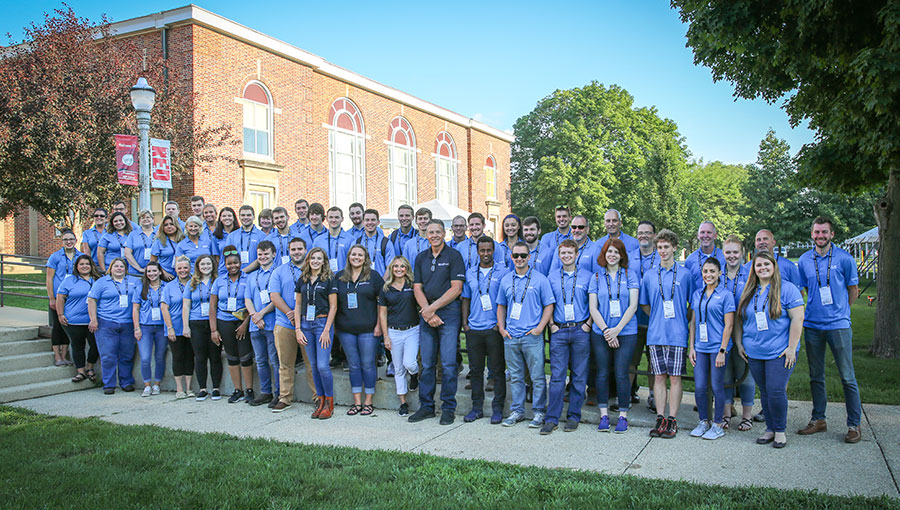 Interns volunterring at the Global Leadership Summit